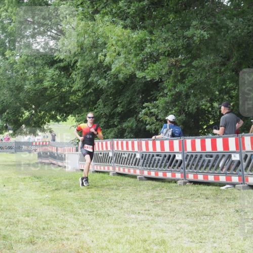 21.06.2025 - 27. Vierlanden-Triathlon KatJ http://msf.ph/oto/7995254 15.06.2025 12:46:07 Ziel 130 meine-sportfotos.de
