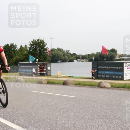 15.06.2025 - 27. Vierlanden-Triathlon H.Heesch http://msf.ph/oto/7995256 15.06.2025 11:25:32 Radfahren 68, 143, 169, 233, 792, 888 meine-sportfotos.de