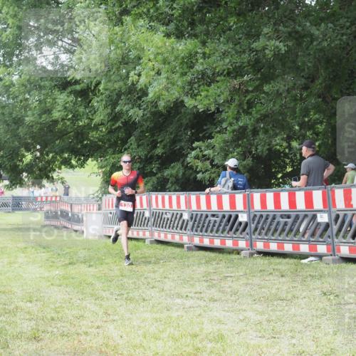 21.06.2025 - 27. Vierlanden-Triathlon KatJ http://msf.ph/oto/7995271 15.06.2025 12:46:07 Ziel 130 meine-sportfotos.de