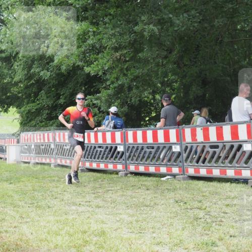 21.06.2025 - 27. Vierlanden-Triathlon KatJ http://msf.ph/oto/7995289 15.06.2025 12:46:08 Ziel 130 meine-sportfotos.de