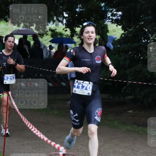 21.06.2025 - 27. Vierlanden-Triathlon Lena Gebhardt http://msf.ph/oto/7995295 15.06.2025 13:51:02 Laufen 1212, 2025, 1170, 14, 19 meine-sportfotos.de