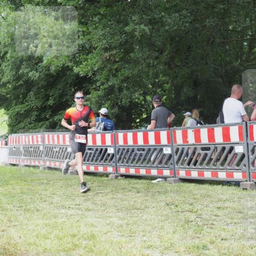 21.06.2025 - 27. Vierlanden-Triathlon KatJ http://msf.ph/oto/7995305 15.06.2025 12:46:08 Ziel 130 meine-sportfotos.de