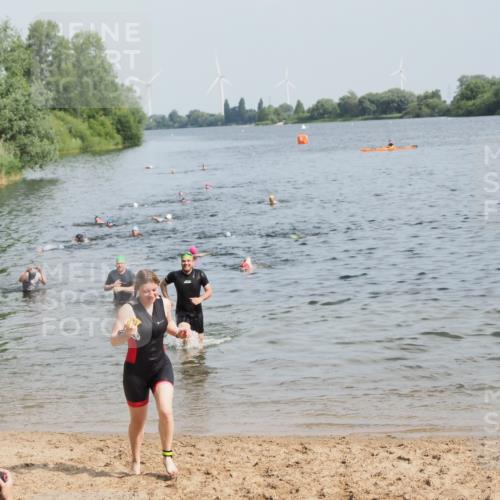 21.06.2025 - 27. Vierlanden-Triathlon MichiJ http://msf.ph/oto/7995307 15.06.2026 09:57:02 Schwimmen 325, 1399 meine-sportfotos.de