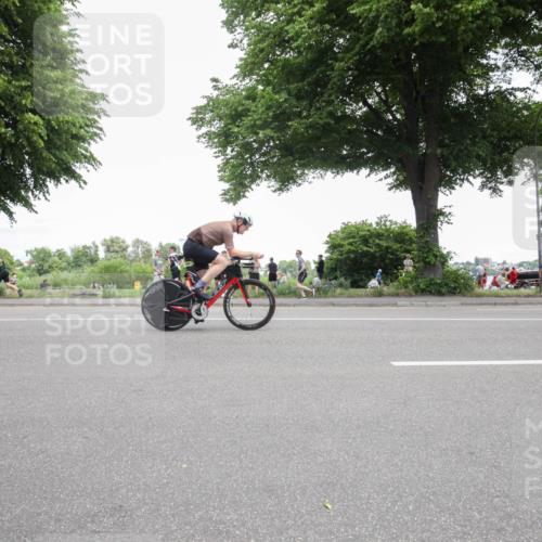 15.06.2025 - 7 Türme Triathlon Yannick Fuchs http://msf.ph/oto/7995310 15.06.2025 13:42:38 Radfahren 675, 1065, 1147 meine-sportfotos.de