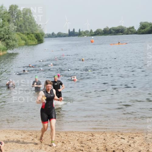 21.06.2025 - 27. Vierlanden-Triathlon MichiJ http://msf.ph/oto/7995312 15.06.2026 09:57:02 Schwimmen 325, 1399 meine-sportfotos.de