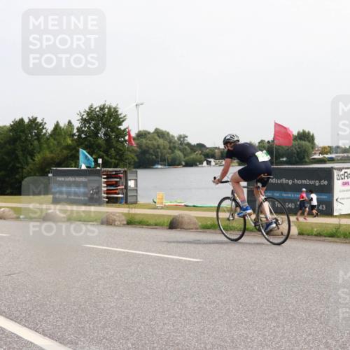 15.06.2025 - 27. Vierlanden-Triathlon H.Heesch http://msf.ph/oto/7995314 15.06.2025 11:26:06 Radfahren 919 meine-sportfotos.de