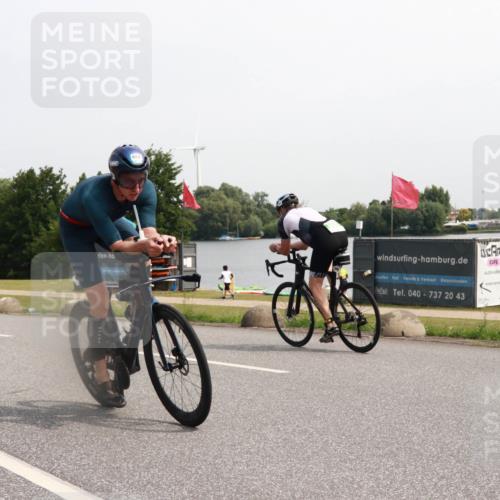 15.06.2025 - 27. Vierlanden-Triathlon H.Heesch http://msf.ph/oto/7995327 15.06.2025 11:26:10 Radfahren 652, 682, 919 meine-sportfotos.de