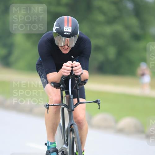 21.06.2025 - 27. Vierlanden-Triathlon H.Heesch http://msf.ph/oto/7995336 15.06.2025 12:15:54 Radfahren 778 meine-sportfotos.de