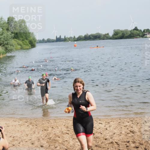21.06.2025 - 27. Vierlanden-Triathlon MichiJ http://msf.ph/oto/7995337 15.06.2026 09:57:04 Schwimmen 263, 325, 1399 meine-sportfotos.de