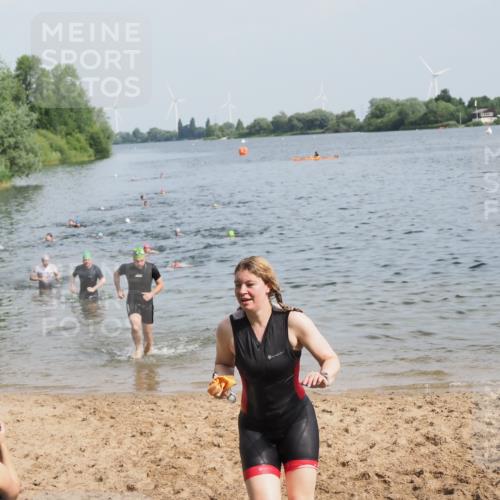 21.06.2025 - 27. Vierlanden-Triathlon MichiJ http://msf.ph/oto/7995347 15.06.2026 09:57:05 Schwimmen 263, 325, 1399 meine-sportfotos.de