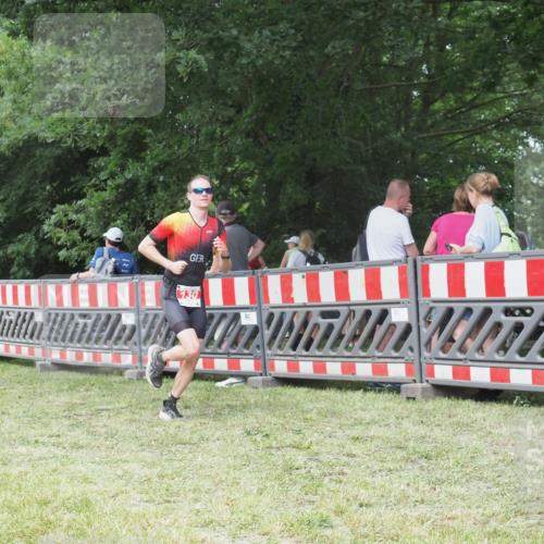 21.06.2025 - 27. Vierlanden-Triathlon KatJ http://msf.ph/oto/7995364 15.06.2025 12:46:08 Ziel 130 meine-sportfotos.de