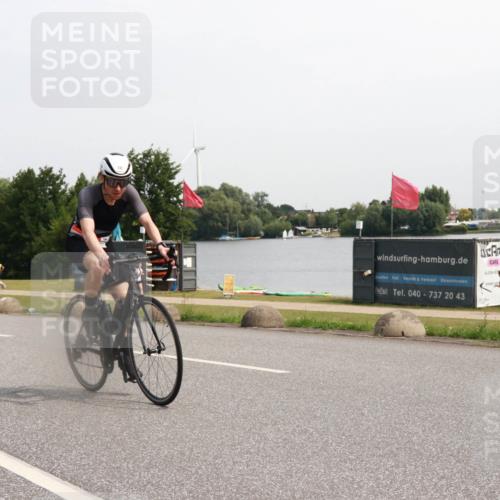 15.06.2025 - 27. Vierlanden-Triathlon H.Heesch http://msf.ph/oto/7995369 15.06.2025 11:26:18 Radfahren 18, 798, 800, 881, 911 meine-sportfotos.de