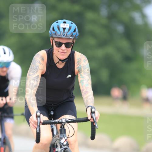 21.06.2025 - 27. Vierlanden-Triathlon H.Heesch http://msf.ph/oto/7995388 15.06.2025 12:16:47 Radfahren 808, 862, 918 meine-sportfotos.de