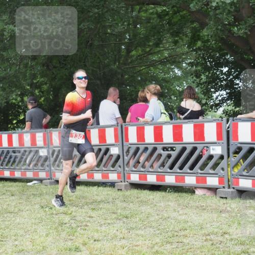 21.06.2025 - 27. Vierlanden-Triathlon KatJ http://msf.ph/oto/7995397 15.06.2025 12:46:09 Ziel 130 meine-sportfotos.de