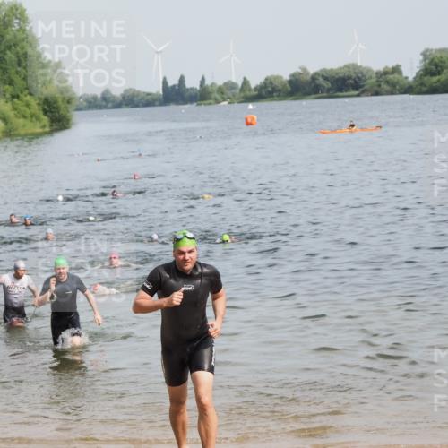 21.06.2025 - 27. Vierlanden-Triathlon MichiJ http://msf.ph/oto/7995406 15.06.2026 09:57:08 Schwimmen 263, 296, 1399 meine-sportfotos.de