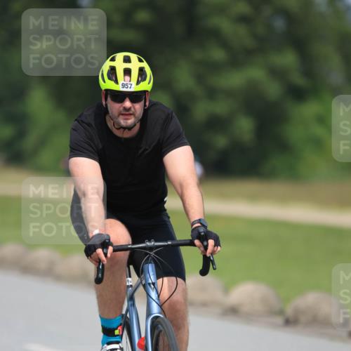 21.06.2025 - 27. Vierlanden-Triathlon H.Heesch http://msf.ph/oto/7995416 15.06.2025 12:05:29 Radfahren 891, 931, 940, 957, 989, 990, 991, 992, 993 meine-sportfotos.de