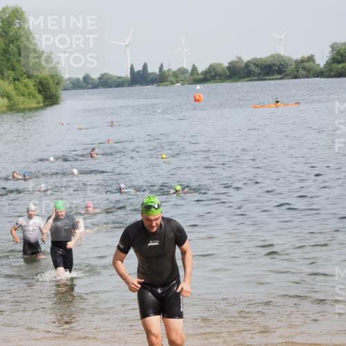 21.06.2025 - 27. Vierlanden-Triathlon MichiJ http://msf.ph/oto/7995417 15.06.2026 09:57:08 Schwimmen 263, 296, 1399 meine-sportfotos.de