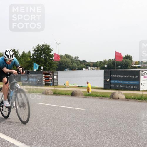 15.06.2025 - 27. Vierlanden-Triathlon H.Heesch http://msf.ph/oto/7995422 15.06.2025 11:26:36 Radfahren 151, 229 meine-sportfotos.de