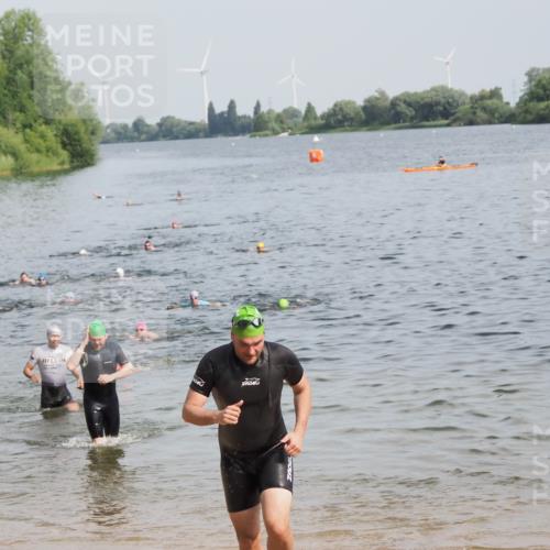 21.06.2025 - 27. Vierlanden-Triathlon MichiJ http://msf.ph/oto/7995424 15.06.2026 09:57:09 Schwimmen 263, 296, 1399 meine-sportfotos.de