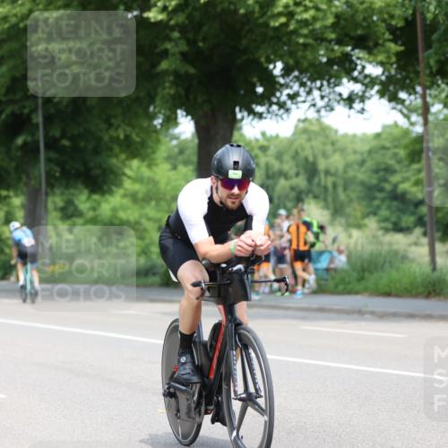 15.06.2025 - 7 Türme Triathlon Yannick Fuchs http://msf.ph/oto/7995425 15.06.2025 12:13:55 Radfahren  meine-sportfotos.de