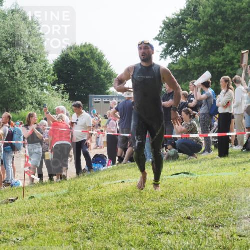 15.06.2025 - 27. Vierlanden-Triathlon KatJ http://msf.ph/oto/7995427 15.06.2025 09:55:11 Schwimmen 299, 311, 326, 336, 344 meine-sportfotos.de