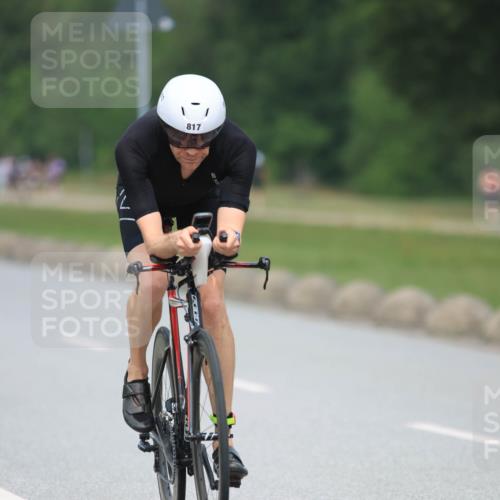 21.06.2025 - 27. Vierlanden-Triathlon H.Heesch http://msf.ph/oto/7995428 15.06.2025 12:16:55 Radfahren 667, 691, 817 meine-sportfotos.de
