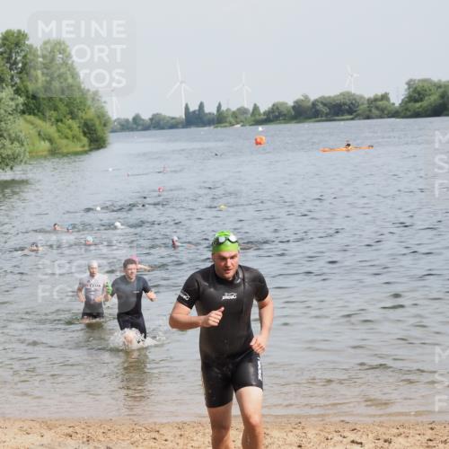 21.06.2025 - 27. Vierlanden-Triathlon MichiJ http://msf.ph/oto/7995429 15.06.2026 09:57:09 Schwimmen 263, 296, 1399 meine-sportfotos.de