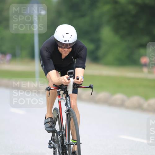 21.06.2025 - 27. Vierlanden-Triathlon H.Heesch http://msf.ph/oto/7995434 15.06.2025 12:16:55 Radfahren 667, 691, 817 meine-sportfotos.de