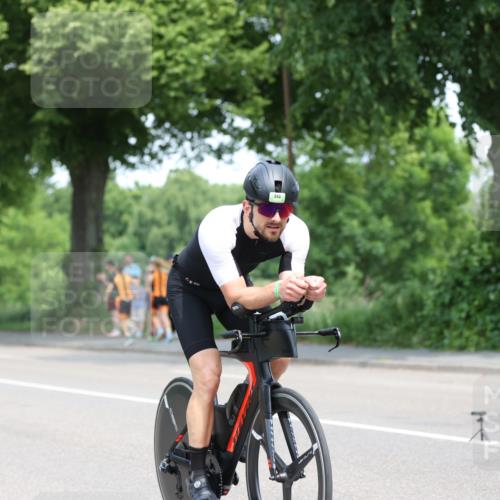 15.06.2025 - 7 Türme Triathlon Yannick Fuchs http://msf.ph/oto/7995438 15.06.2025 12:13:55 Radfahren  meine-sportfotos.de