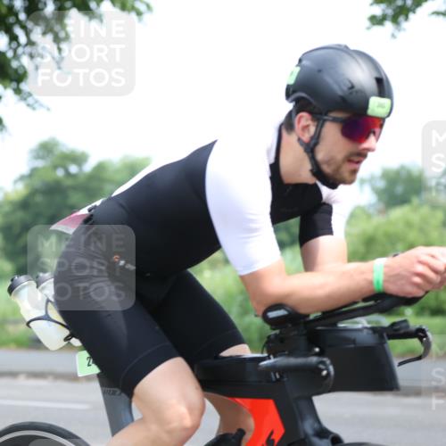 15.06.2025 - 7 Türme Triathlon Yannick Fuchs http://msf.ph/oto/7995456 15.06.2025 12:13:55 Radfahren  meine-sportfotos.de