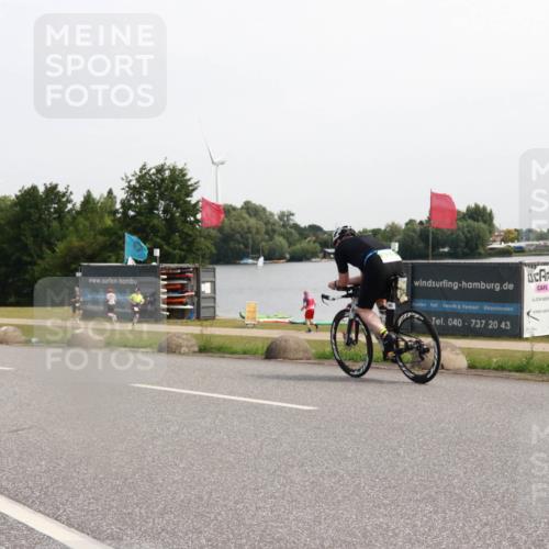 15.06.2025 - 27. Vierlanden-Triathlon H.Heesch http://msf.ph/oto/7995490 15.06.2025 11:27:09 Radfahren 205, 908, 912 meine-sportfotos.de