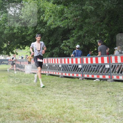 21.06.2025 - 27. Vierlanden-Triathlon KatJ http://msf.ph/oto/7995498 15.06.2025 12:46:34 Ziel 138 meine-sportfotos.de