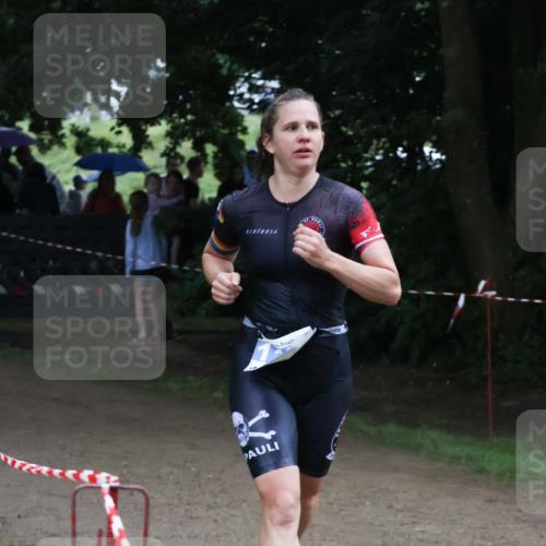 21.06.2025 - 27. Vierlanden-Triathlon Lena Gebhardt http://msf.ph/oto/7995507 15.06.2025 13:51:06 Laufen  meine-sportfotos.de
