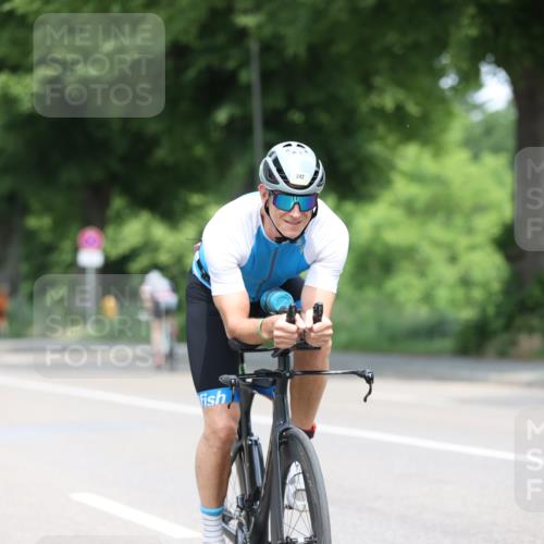 15.06.2025 - 7 Türme Triathlon Yannick Fuchs http://msf.ph/oto/7995511 15.06.2025 12:14:13 Radfahren 236, 242 meine-sportfotos.de