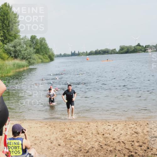21.06.2025 - 27. Vierlanden-Triathlon MichiJ http://msf.ph/oto/7995524 15.06.2026 09:57:13 Schwimmen 263, 296, 343 meine-sportfotos.de