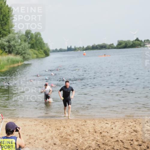 21.06.2025 - 27. Vierlanden-Triathlon MichiJ http://msf.ph/oto/7995532 15.06.2026 09:57:13 Schwimmen 263, 296, 343 meine-sportfotos.de