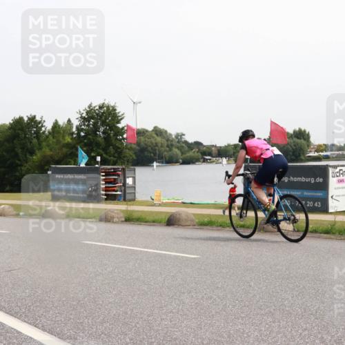 15.06.2025 - 27. Vierlanden-Triathlon H.Heesch http://msf.ph/oto/7995547 15.06.2025 11:27:23 Radfahren 885 meine-sportfotos.de