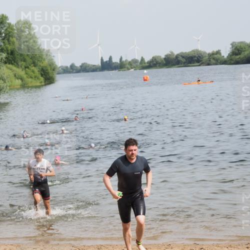 21.06.2025 - 27. Vierlanden-Triathlon MichiJ http://msf.ph/oto/7995551 15.06.2026 09:57:14 Schwimmen 263, 293, 296, 343 meine-sportfotos.de