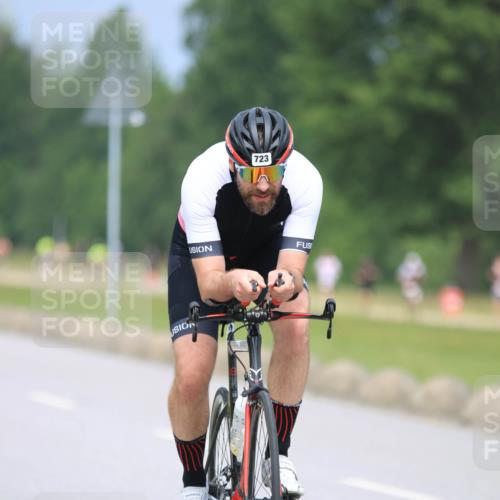 21.06.2025 - 27. Vierlanden-Triathlon H.Heesch http://msf.ph/oto/7995552 15.06.2025 12:17:30 Radfahren 723, 853, 859, 866 meine-sportfotos.de