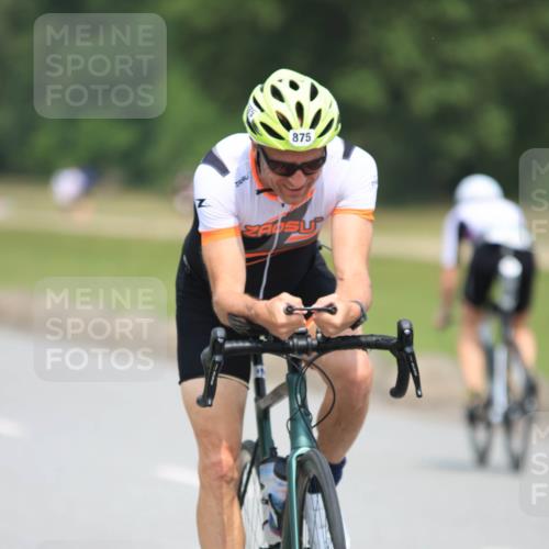 21.06.2025 - 27. Vierlanden-Triathlon H.Heesch http://msf.ph/oto/7995558 15.06.2025 12:05:39 Radfahren 251, 891, 940 meine-sportfotos.de