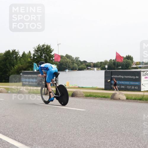 15.06.2025 - 27. Vierlanden-Triathlon H.Heesch http://msf.ph/oto/7995565 15.06.2025 11:27:26 Radfahren 251, 767 meine-sportfotos.de