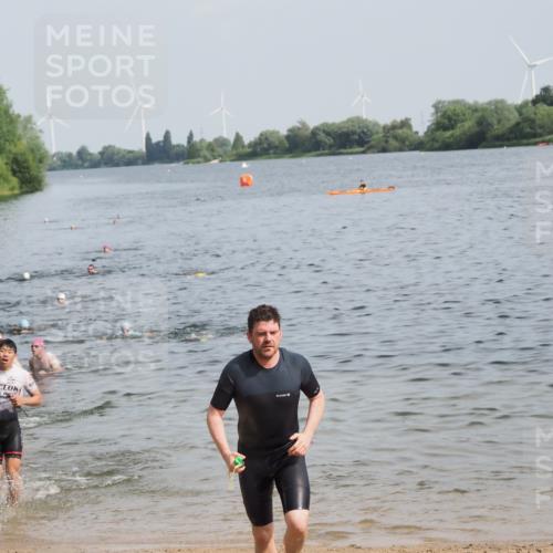 21.06.2025 - 27. Vierlanden-Triathlon MichiJ http://msf.ph/oto/7995572 15.06.2026 09:57:15 Schwimmen 263, 293, 296, 343 meine-sportfotos.de