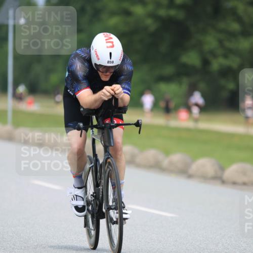 21.06.2025 - 27. Vierlanden-Triathlon H.Heesch http://msf.ph/oto/7995595 15.06.2025 12:17:34 Radfahren 723, 853, 859 meine-sportfotos.de