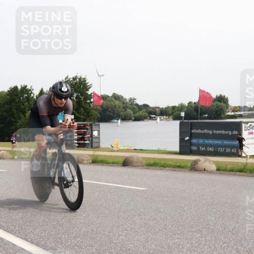 15.06.2025 - 27. Vierlanden-Triathlon H.Heesch http://msf.ph/oto/7995596 15.06.2025 11:27:37 Radfahren 47, 650, 979 meine-sportfotos.de