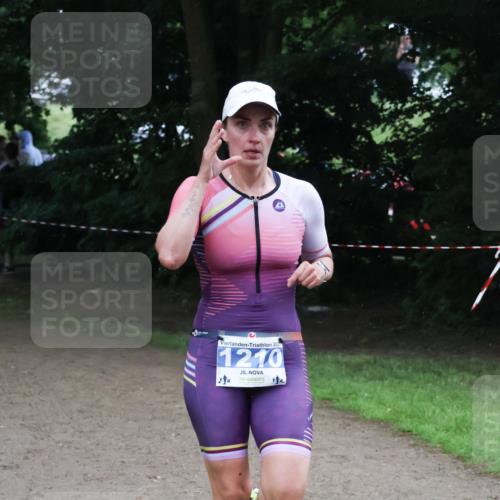 21.06.2025 - 27. Vierlanden-Triathlon Lena Gebhardt http://msf.ph/oto/7995654 15.06.2025 13:51:16 Laufen 20, 1210 meine-sportfotos.de
