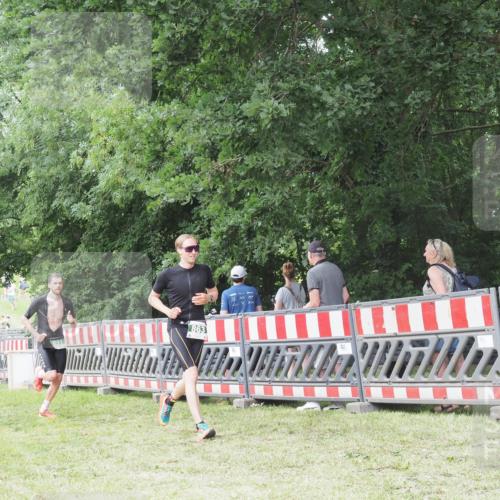 21.06.2025 - 27. Vierlanden-Triathlon KatJ http://msf.ph/oto/7995663 15.06.2025 12:47:42 Ziel 651, 863 meine-sportfotos.de