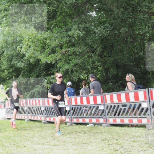 21.06.2025 - 27. Vierlanden-Triathlon KatJ http://msf.ph/oto/7995668 15.06.2025 12:47:42 Ziel 651, 863 meine-sportfotos.de