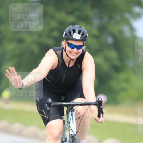 21.06.2025 - 27. Vierlanden-Triathlon H.Heesch http://msf.ph/oto/7995674 15.06.2025 12:18:03 Radfahren 742 meine-sportfotos.de