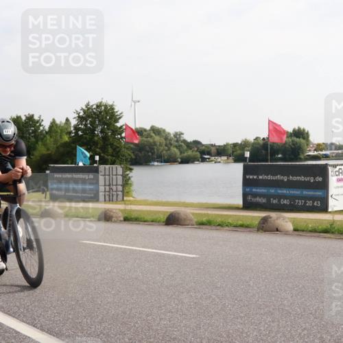 15.06.2025 - 27. Vierlanden-Triathlon H.Heesch http://msf.ph/oto/7995703 15.06.2025 09:20:51 Radfahren 88, 121, 194 meine-sportfotos.de