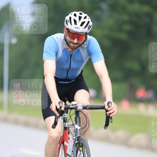 21.06.2025 - 27. Vierlanden-Triathlon H.Heesch http://msf.ph/oto/7995745 15.06.2025 12:18:18 Radfahren 683 meine-sportfotos.de